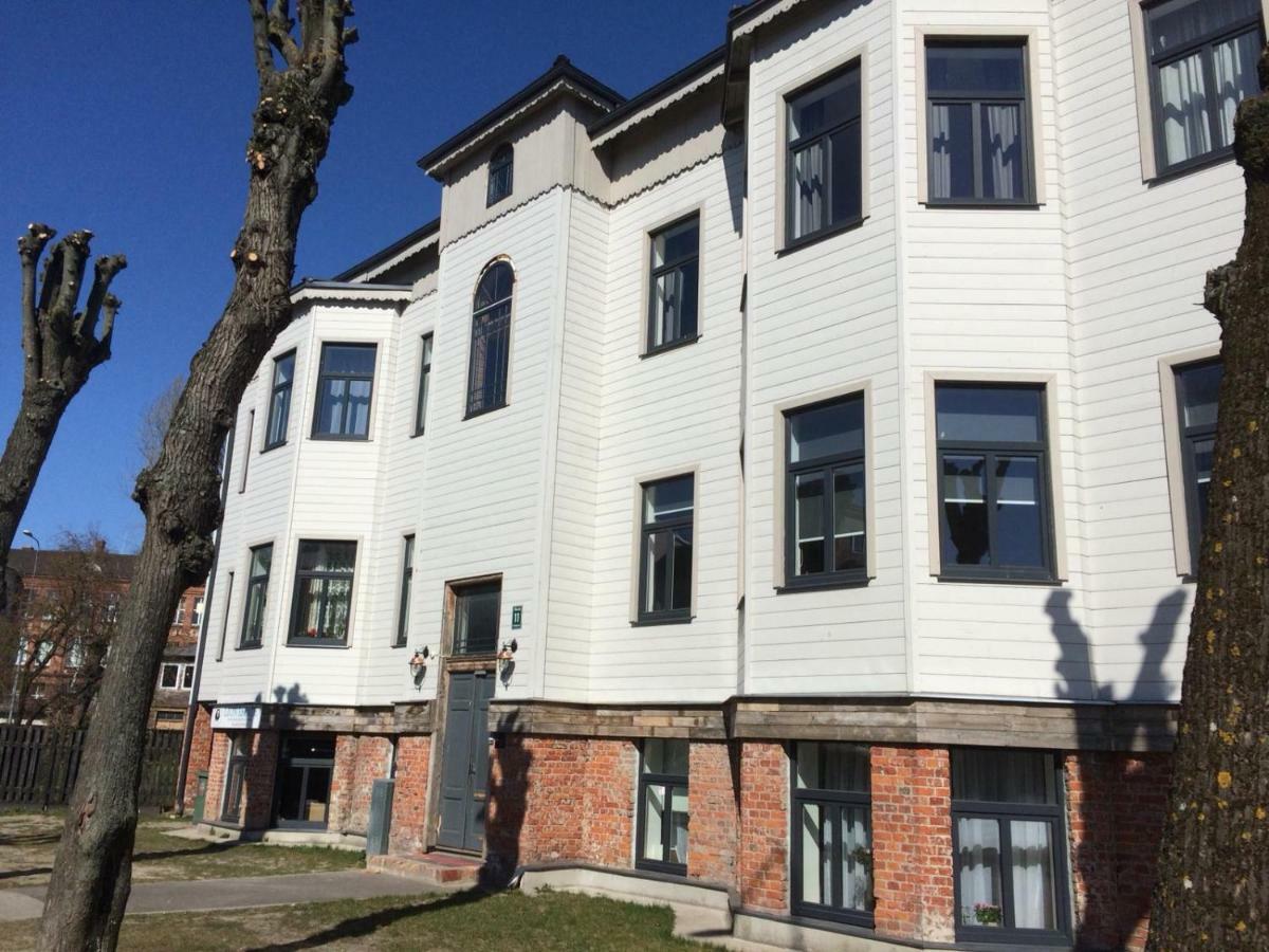 Simple & Elegant Apartment Liepāja Kültér fotó